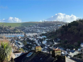 Beautiful 5 Bedroom, Amazing Water & Valley Views